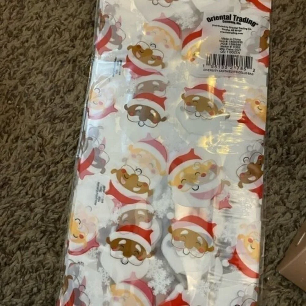 Christmas Diverse Santas Cellophane Bags - 12 Pc.